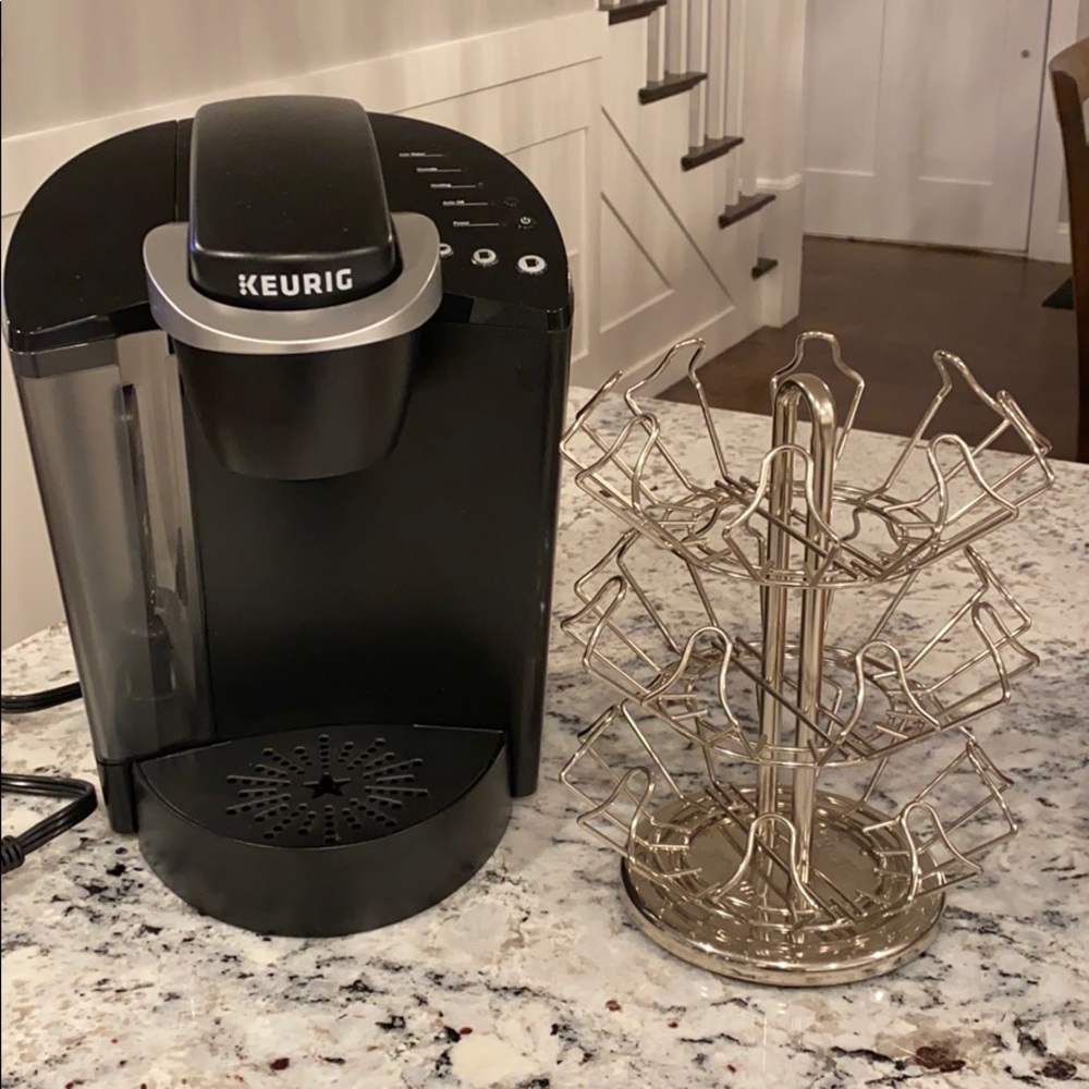 Keurig coffee maker with pod storage